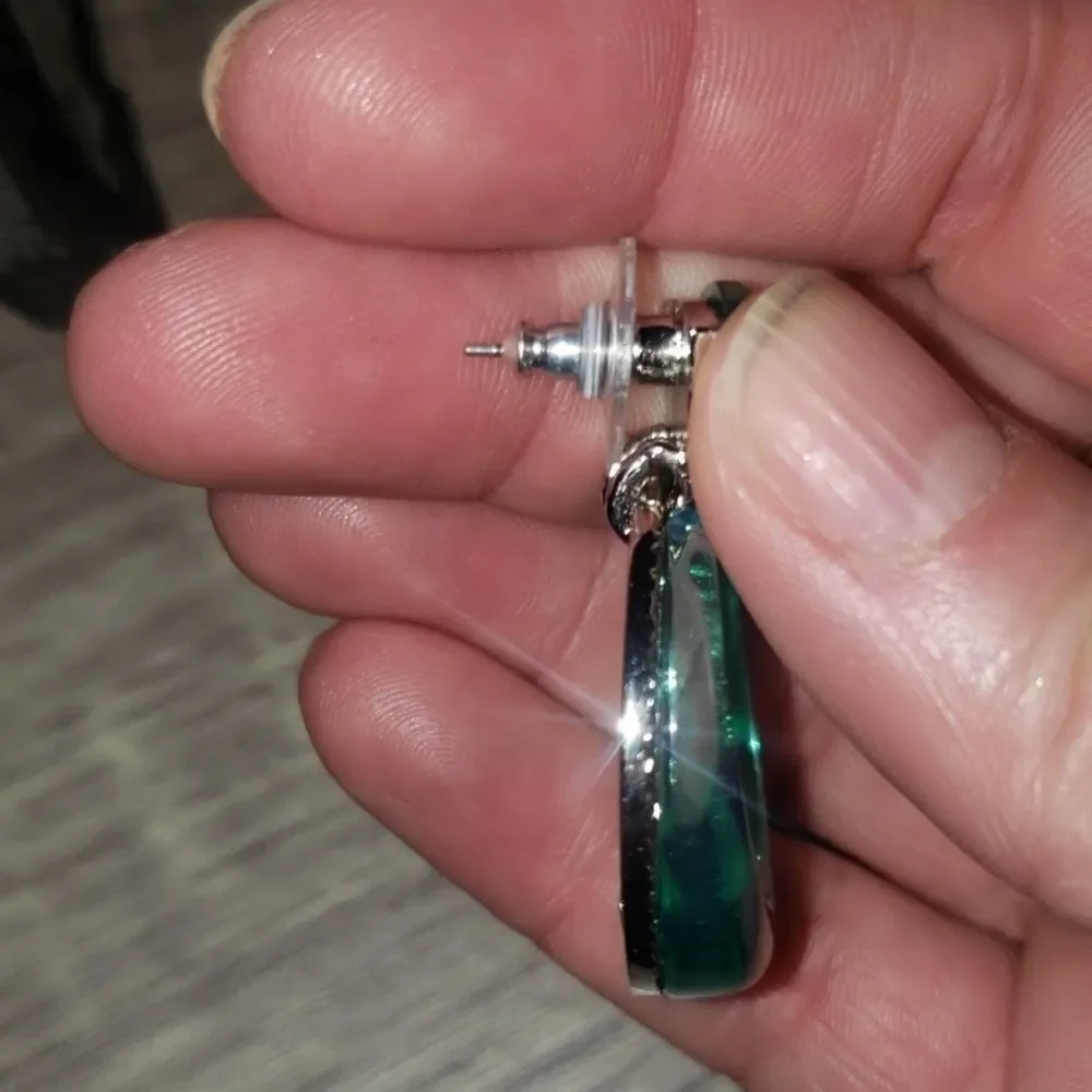 "5/$25" Green/Turquoise 80's style Earrings - Picture 4 of 6